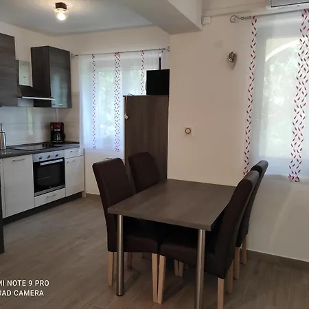 Tominovic Appartement *